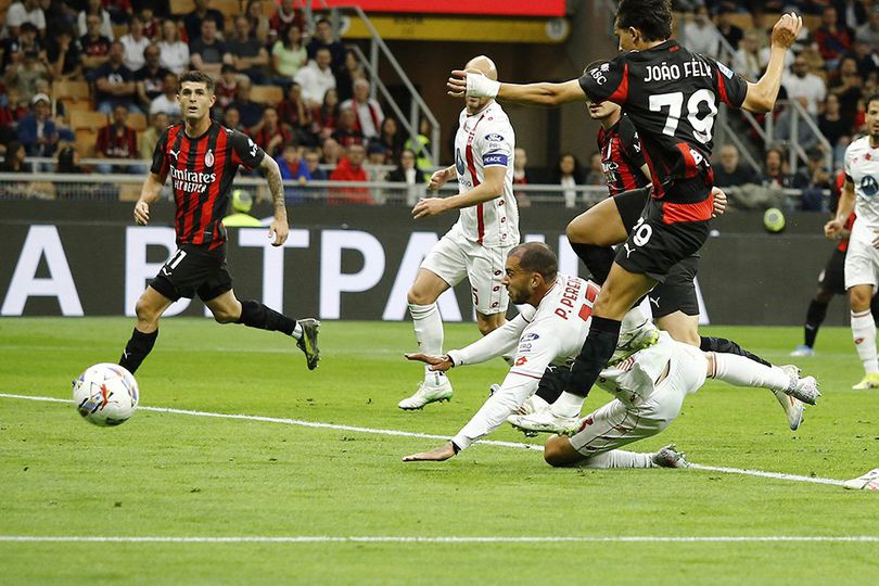 Joao Felix Bersinar di Laga AC Milan vs Monza.